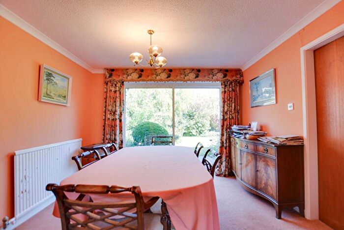 4 Bedroom Detached House For Sale In The Yews, Oadby, Leicester, LE2