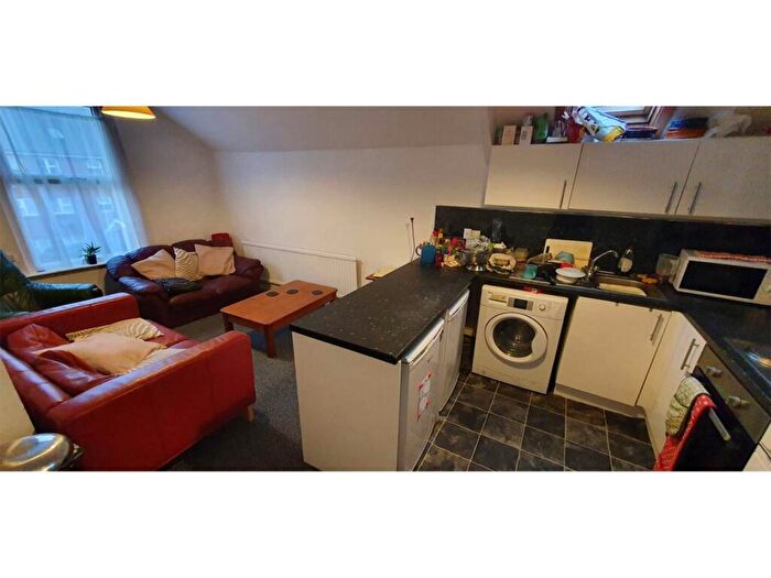 3 Bedroom Flat To Rent In Glynrhondda Street, Cathays, Cardiff, CF24
