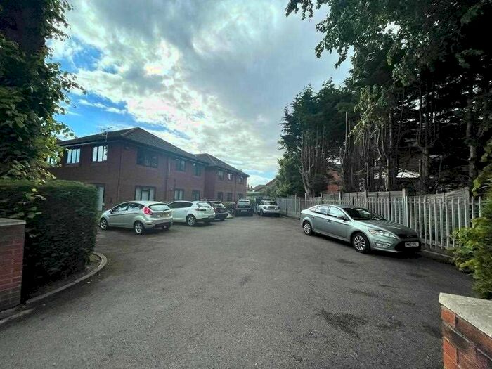 2 Bedroom Flat To Rent In The Park, Springfield, Huyton With Roby, L36