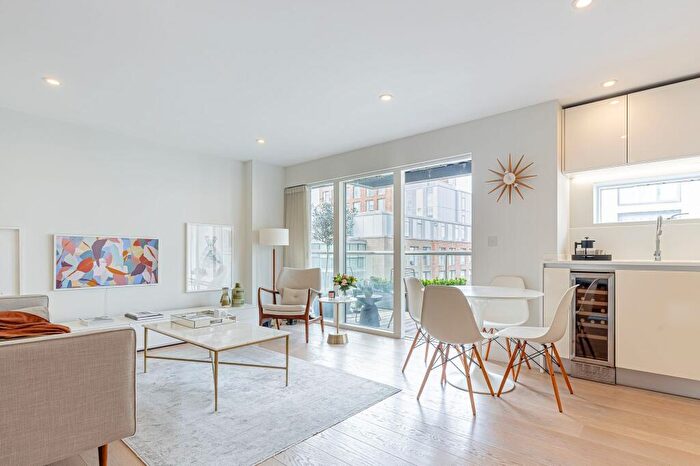 2 Bedroom Flat For Sale In Dance Square, London, EC1V