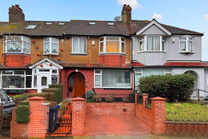 4 Bedroom Terraced House To Rent In Empire Road, UB6