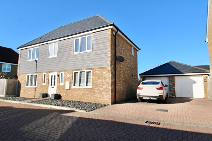 4 Bedroom Detached House For Sale In Hazell Mews, Manston, Ramsgate, CT12