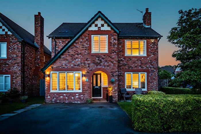 4 Bedroom Detached House For Sale In Castlemead Walk, Kingsmead, CW9
