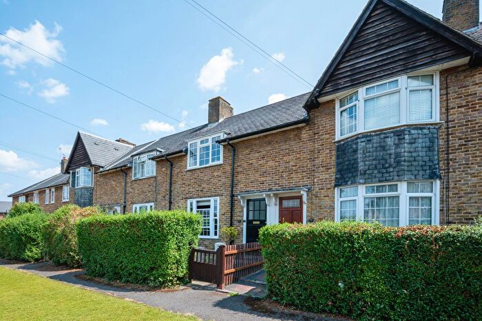 2 Bedroom Terraced House For Sale In Burnham Road, Morden, SM4