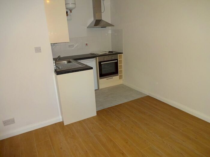 Apartment To Rent In High Street, Wealdstone, Middx, HA3