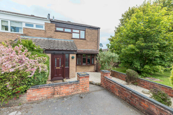 3 Bedroom Terraced House To Rent In Vardon Way, Kings Norton, B38