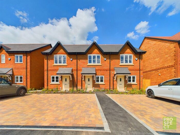 2 Bedroom Detached House To Rent In Scott Chase, Bracknell, Berkshire, RG42