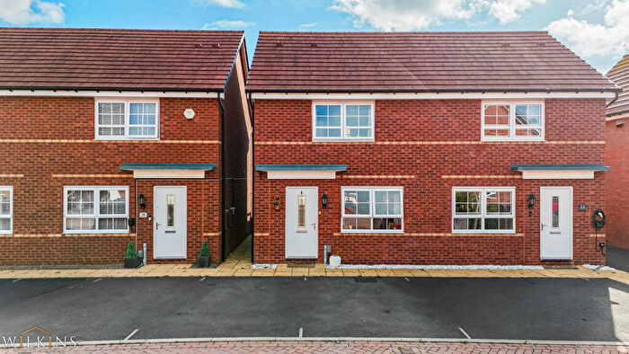 2 Bedroom Semi-Detached House For Sale In Pemberley Drive, Tamworth, Staffordshire, B78