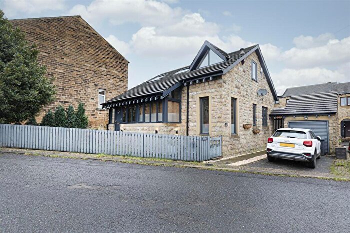 4 Bedroom Detached House For Sale In Heathfield Mews, Golcar, Huddersfield, HD7