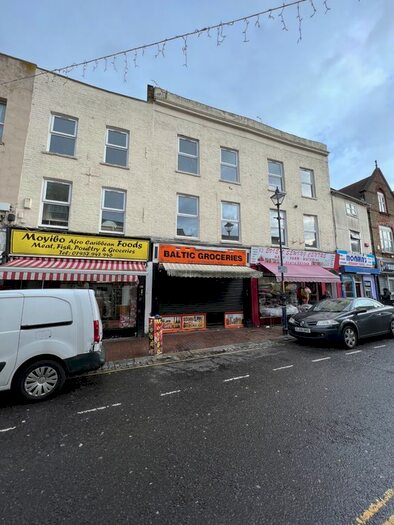 1 Bedroom Flat To Rent In Queen Street, Gravesend, DA12