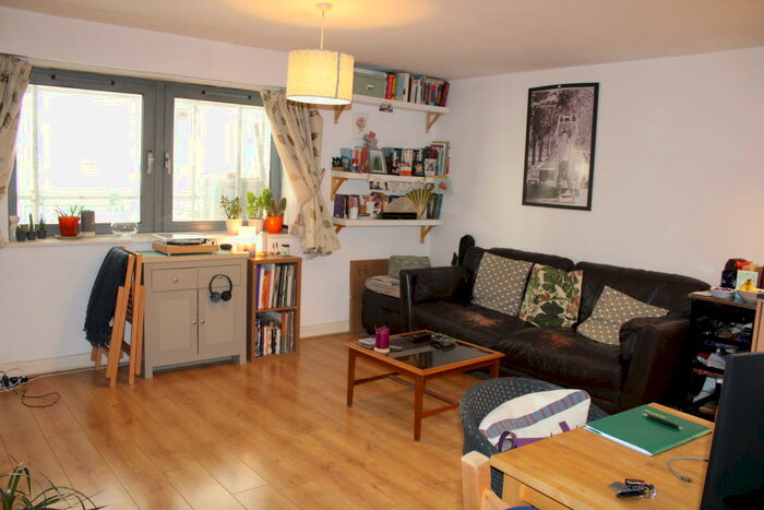 1 Bedroom Flat To Rent In Islington Gates, Fleet Street, Birmingham, B3