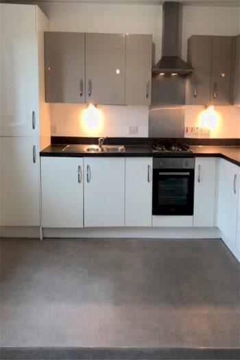 2 Bedroom Flat To Rent In Dingwall Place, EH16