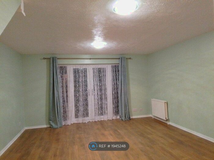 3 Bedroom Terraced House To Rent In Braislford Close, London, CR4