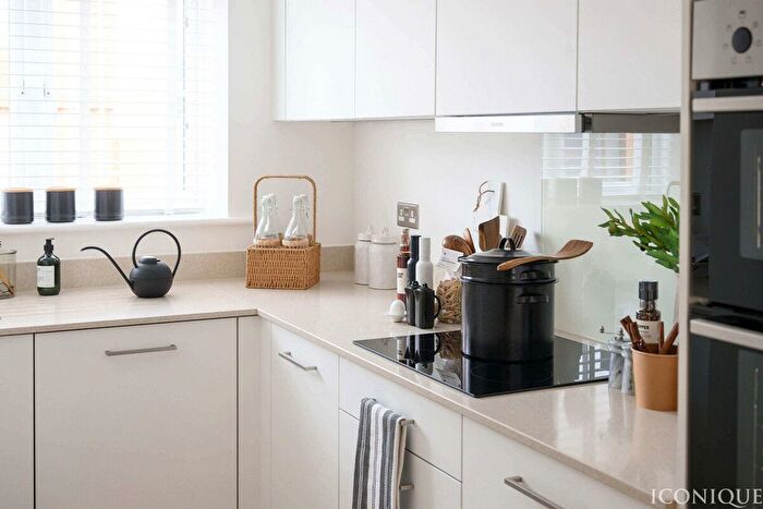 3 Bedroom Semi-Detached House For Sale In Paddock Wood, Kent, TN12