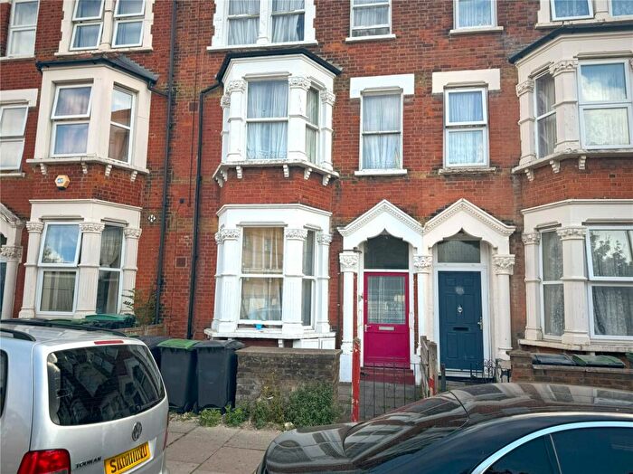 1 Bedroom Apartment To Rent In White Hart Lane, London, N17