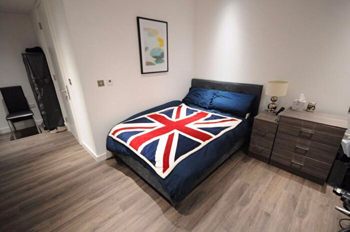 Apartment To Rent In Meranti House, Alie Street, E1