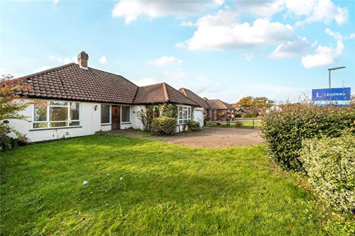 3 Bedroom Bungalow For Sale In Grange Close, Merstham, Redhill, RH1