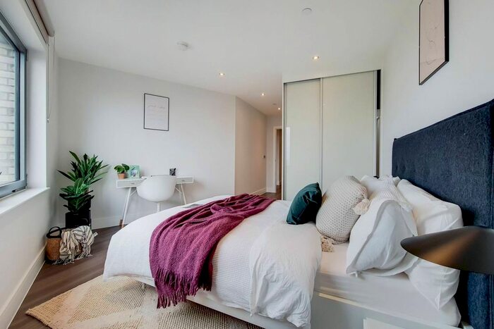 2 Bedroom Flat To Rent In Merrick Road, Southall, London, UB2