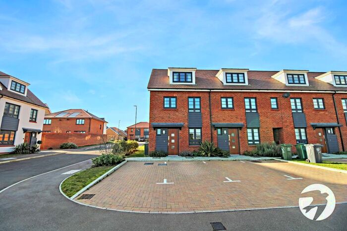 3 Bedroom End Of Terrace House To Rent In Candy Dene, Weldon, Ebbsfleet Valley, Swanscombe, DA10