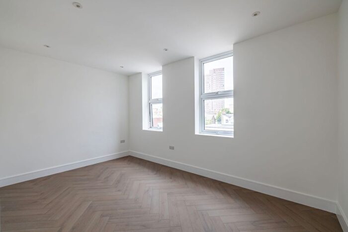 1 Bedroom Flat To Rent In A High Street, Croydon, CR0