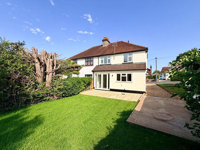 3 Bedroom Semi-Detached House For Sale In The Crescent - No Chain, HP13