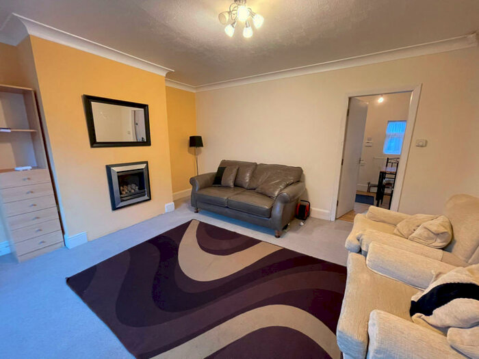 3 Bedroom Semi-Detached House To Rent In Woodside Place, Leeds, West Yorkshire, LS4