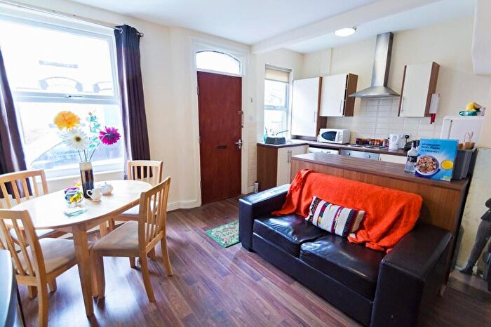 3 Bedroom Terraced House To Rent In Granby Place, Headingley, Leeds, LS6