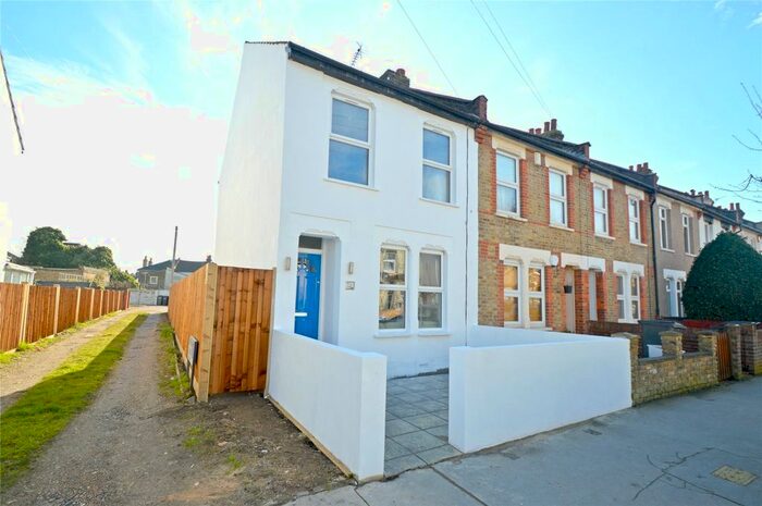 2 Bedroom End Of Terrace House To Rent In Exeter Road, Addiscombe, Croydon, CR0