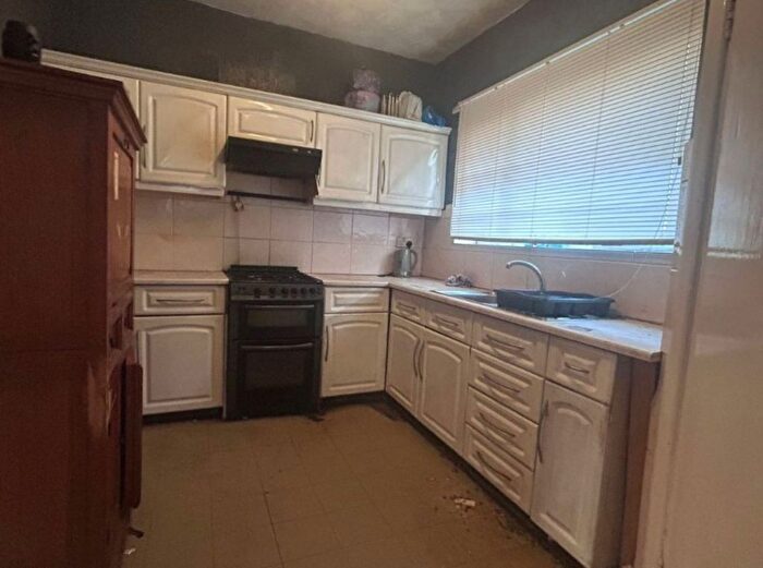 3 Bedroom End Of Terrace House For Sale In Kings Mead, Pontefract, WF8