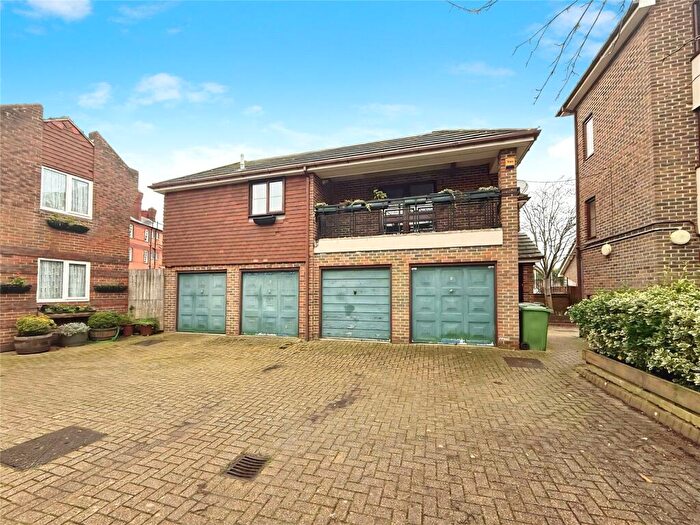 1 Bedroom Detached House To Rent In St. Georges Way, Portsmouth, Hampshire, PO1