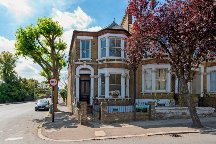 2 Bedroom Apartment To Rent In Drakefell Road, London, SE14