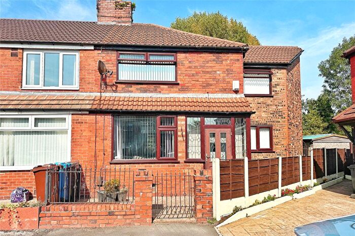 3 Bedroom End Terrace House For Sale In Ross Avenue, Chadderton, Oldham, Greater Manchester, OL9