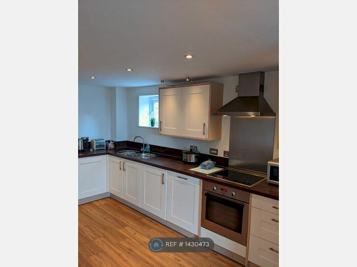 2 Bedroom Flat To Rent In Ockbrook Drive, Nottingham, NG3