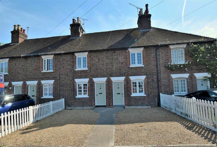 2 Bedroom Cottage To Rent In Marden, Kent, TN12