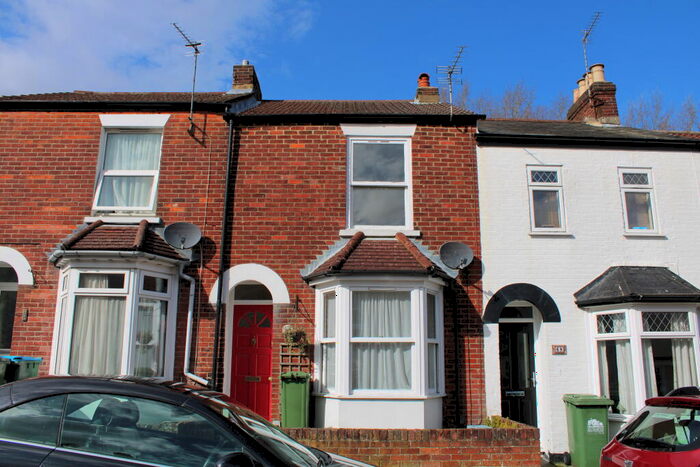 2 Bedroom House To Rent In Middle Street, Southampton, SO14