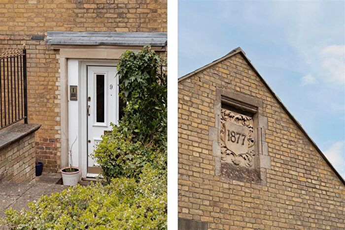 3 Bedroom Flat For Sale In Royal Earlswood Park, Redhill, RH1