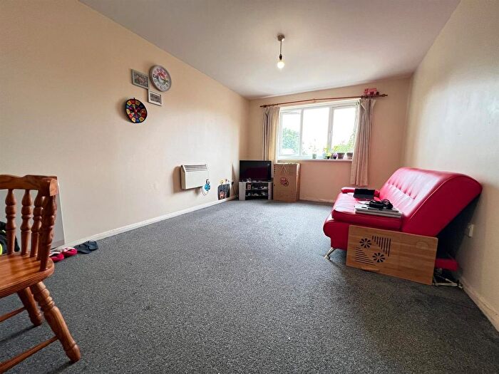 1 Bedroom Flat To Rent In Express Drive, Ilford, IG3