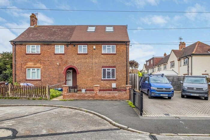 4 Bedroom Terraced House To Rent In Almond Grove, Brentford, TW8