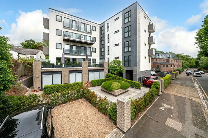 2 Bedroom Flat For Sale In Old London Road, St. Albans, AL1
