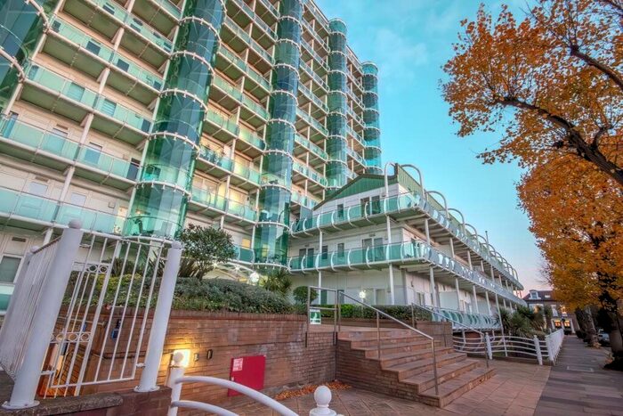 3 Bedroom Flat To Rent In Tower Point, Sydney Road, Enfield, EN2