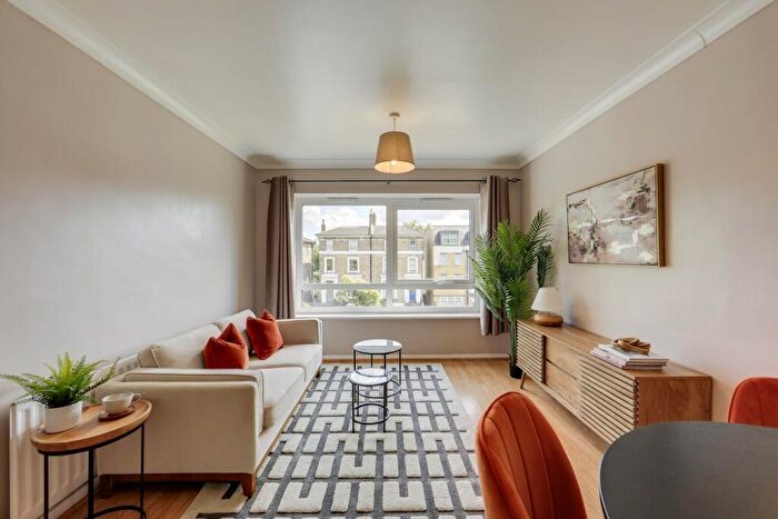 2 Bedroom Flat For Sale In Devonshire Road, Forest Hill, London, SE23