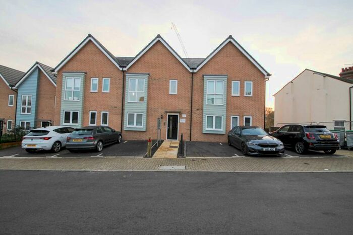 1 Bedroom Apartment To Rent In Ebberns Road, Apsley, HP3