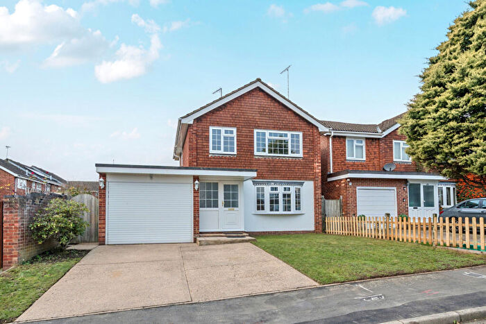 3 Bedroom Detached House For Sale In Court Crescent, Swanley, Kent, BR8