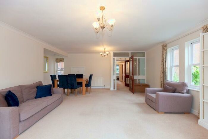 2 Bedroom Apartment To Rent In St. Margaret's Road, Oxford, OX2