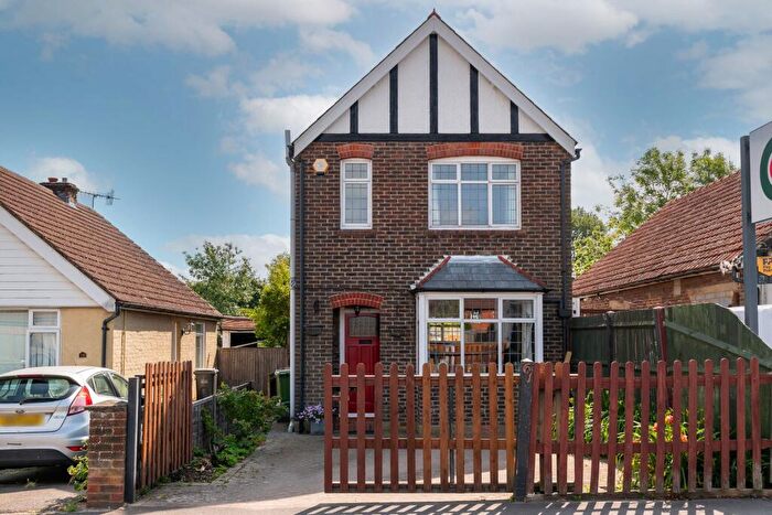 3 Bedroom Detached House For Sale In Horley Road, Redhill, RH1