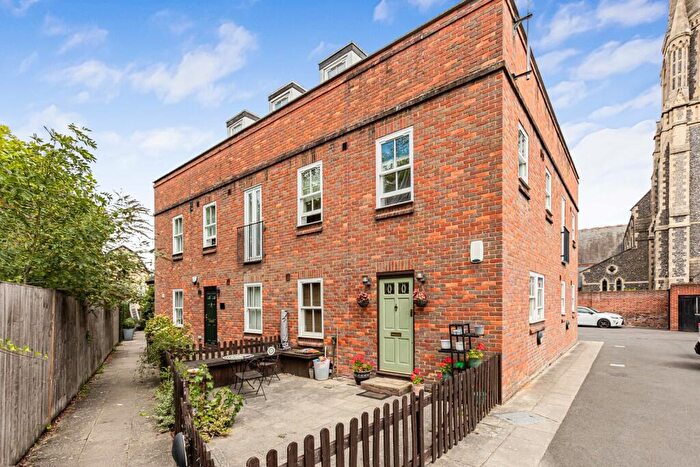 2 Bedroom Apartment For Sale In Tanners Court, St Andrew Street, Hertford, Hertfordshire, SG14