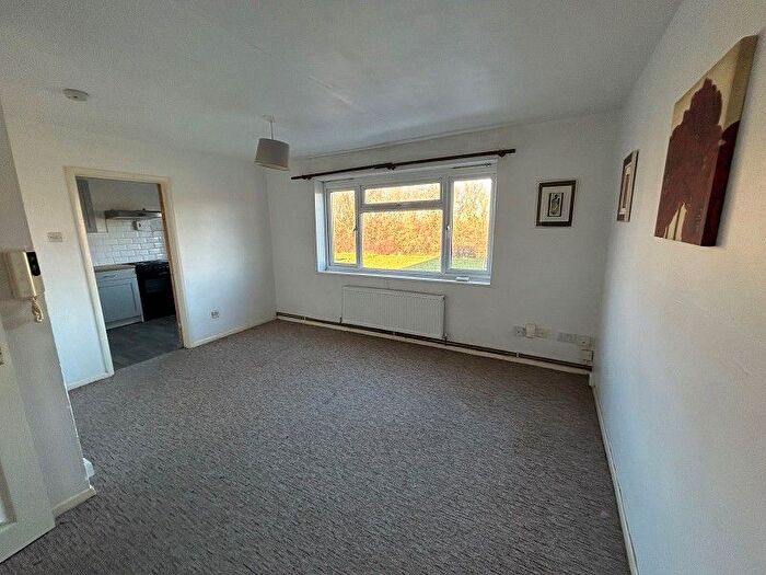 1 Bedroom Flat To Rent In Flat Waltham Close, Peterborough, Cambridgeshire, PE1