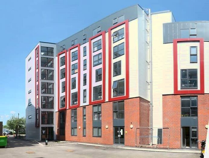 3 Bedroom Apartment To Rent In Fox Street, Liverpool, L3