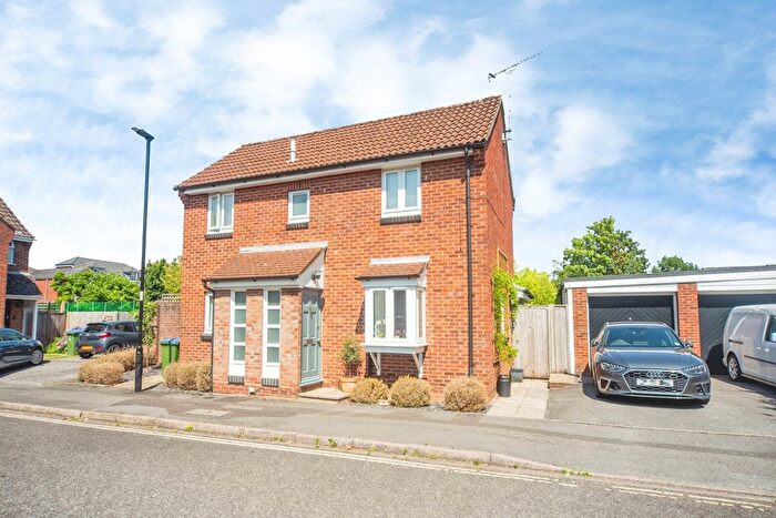 3 Bedroom Detached House For Sale In Clifford Dibben Mews, Southampton, Hampshire, SO14