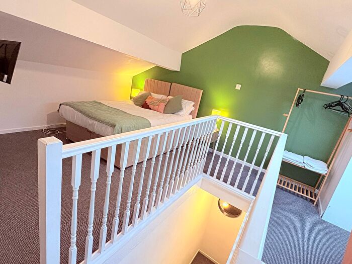 2 Bedroom Terraced House To Rent In Burnley Road East, Rossendale, BB4